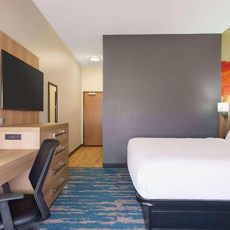 La Quinta Inn & Suites By Wyndham San Antonio Seaworld Lafb Ngoại thất bức ảnh