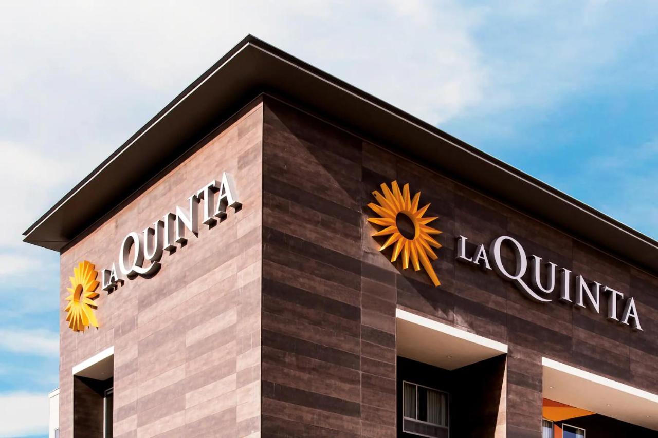 La Quinta Inn & Suites By Wyndham San Antonio Seaworld Lafb Ngoại thất bức ảnh