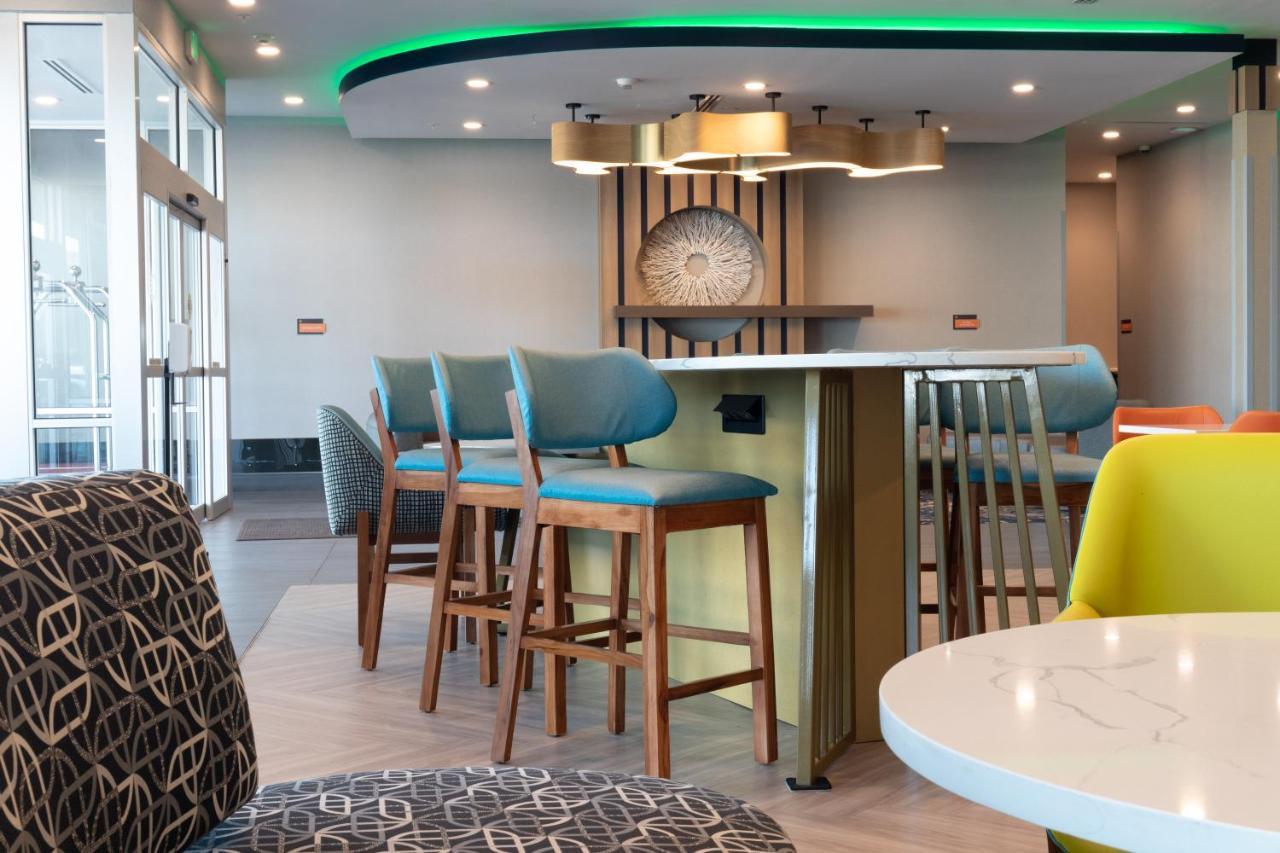 La Quinta Inn & Suites By Wyndham San Antonio Seaworld Lafb Ngoại thất bức ảnh