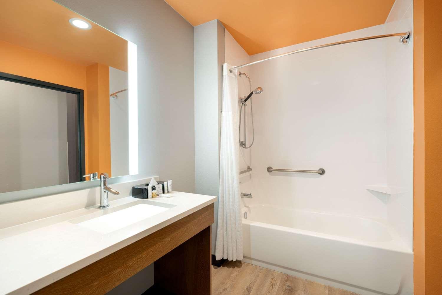 La Quinta Inn & Suites By Wyndham San Antonio Seaworld Lafb Ngoại thất bức ảnh